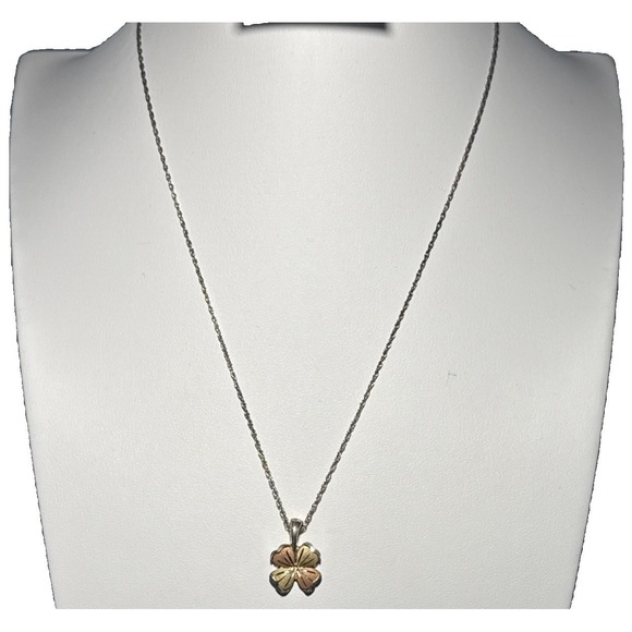 Black Hills Gold 12k Four Leaf Clover Pendant Chain Necklace J-11F
